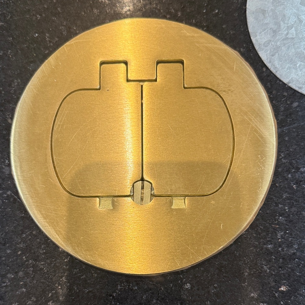 Carlon weather-resistant brass floor box cover
